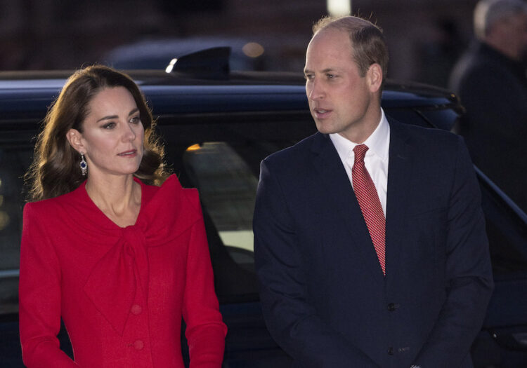 LONDON, ENGLAND - DECEMBER 08: Catherine, Duchess of Cambridge and Prince William, Duke of Cambridge attend the "Together at Christmas" community carol service at Westminster Abbey on December 8, 2021 in London, England. (Photo by Mark Cuthbert/UK Press via Getty Images)